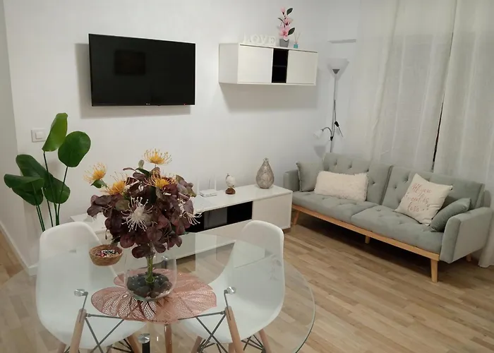 Amor, Emocion Y Mas, Autentico Apartamento Centrico Climatizado,Con Wifi, Cercano A La Catedral Y Estaciones